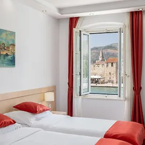 vila-liza.hotels-in-trogir.com/
